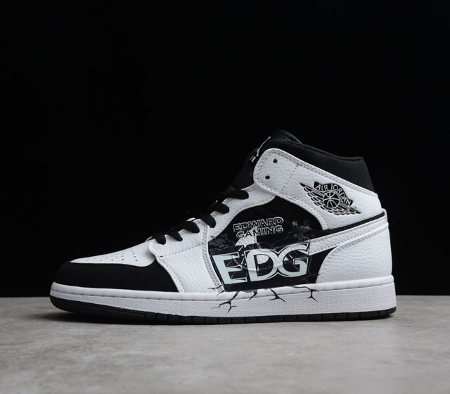 EDG订制款 Air Jordan AJ1 Mid White Black AJ1 中帮 EDG联名 电竞涂鸦 英雄联盟 DIY 文化篮球鞋 黑白熊猫 554