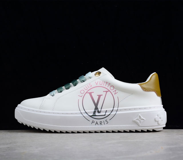 Louis Vuitton LV路易威登板鞋 小白鞋系列 代购级 太心动了 此系列设计带来街头艺术新风潮 焕然一新的logo图案 视觉冲击力十足 爱了爱了 鞋
