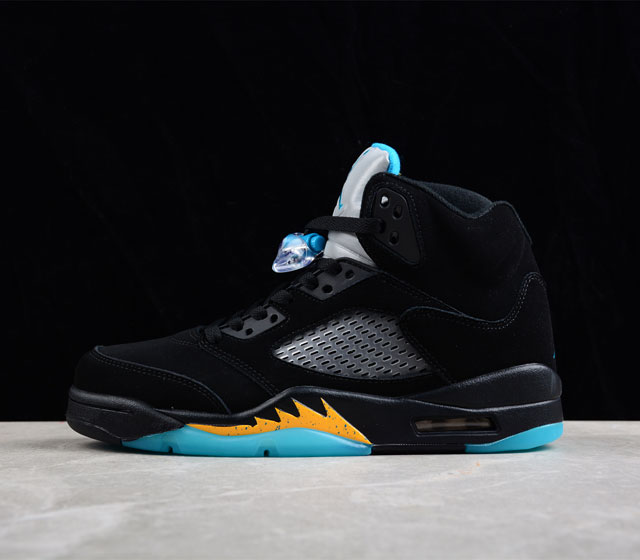 Air Jordan 5 Retro Aqua 乔5 黄蜂 乔丹5代绿水黑色麂皮鞋面搭配标志性的蓝色 货号 DD0587-047 尺码 40 40.5 41