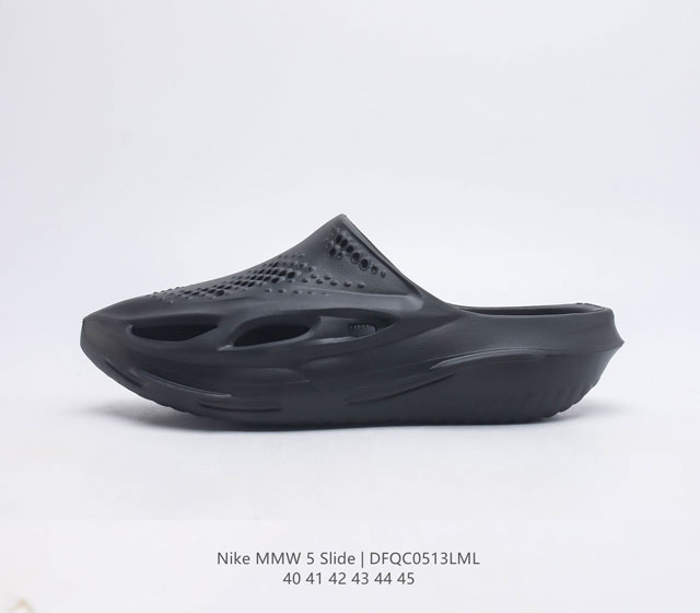 视觉先锋 Nike MMW 5 Slide 男子拖鞋 一双来自未来的拖鞋 MMW x Nike合作系列的第四款鞋 MMW Nike 005 SLIDE 具有全新