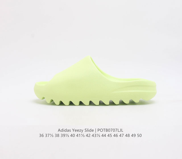 阿迪达斯 Adidas Yeezy Slide 经典运动拖鞋时尚厚底增高男女一字拖鞋 Yeezy Slide椰子拖鞋的外观十分吸引人 融合了舒适与时尚的 素