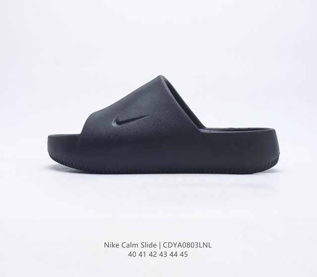 耐克 Nike CALM Slide 经典运动拖鞋时尚厚底增高男一字拖鞋拖鞋的外观十分吸引人 融合了舒适与时尚的元素 延续了简约独特的美学风尚 一体式的设计在打