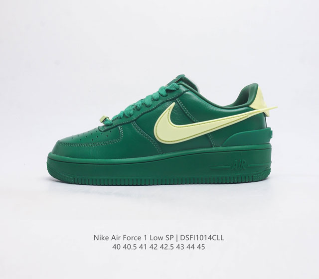 耐克 空军一号 Af1 低帮休闲板鞋 Ambush X Nk Air Force 1 07 Low S 空军一号联名 标志性的swoosh延伸至鞋跟之外 鞋舌和