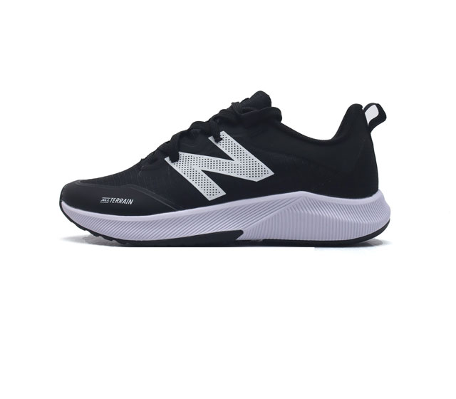 新百伦 New Balance Nb 男鞋rc Elite系列mprmxcf1马拉松专业竞速碳板跑步鞋 搭载全新升级的全脚掌 Fuelcell科技中底 其优秀的