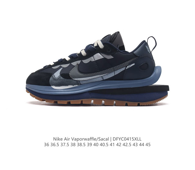 耐克 Sacai X Nike Vaporwaffle 华夫三代3.0 走秀重磅联名款运动鞋 。鞋款由pegasus与vaporfly两款鞋型的设计元素共同构建