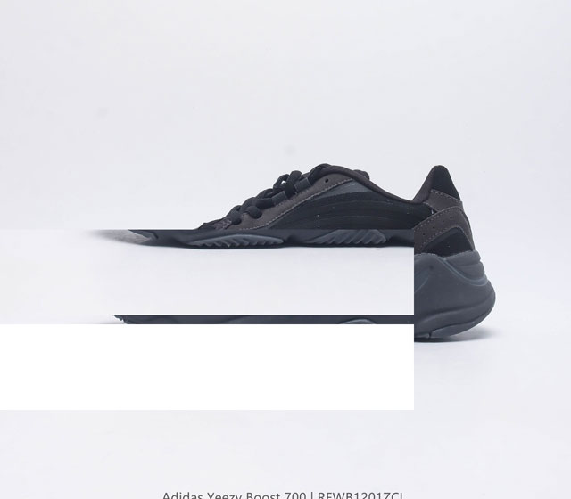 阿迪达斯 Adidas Yeezy Boost 椰子 700 限量3M休闲运动跑步鞋复古老爹鞋 鞋面由皮革和绒面革打造，部分网眼面料的使用提供了透气性结构和舒适